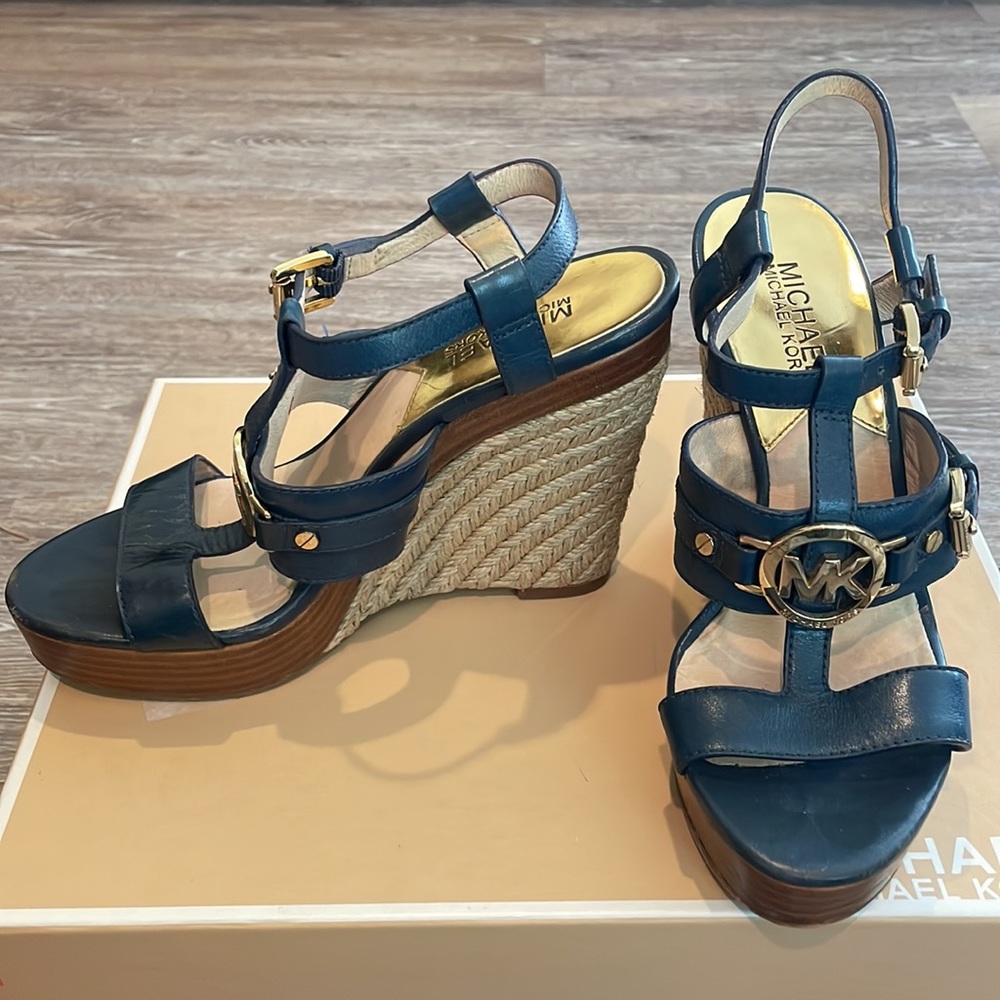 Michael Kors Wedges in Blue Leather & Wicker
